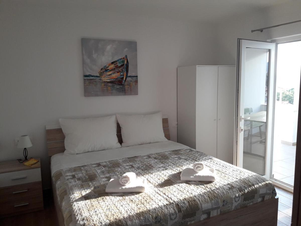 Apartments Gracia & Toni Trogir Exterior photo
