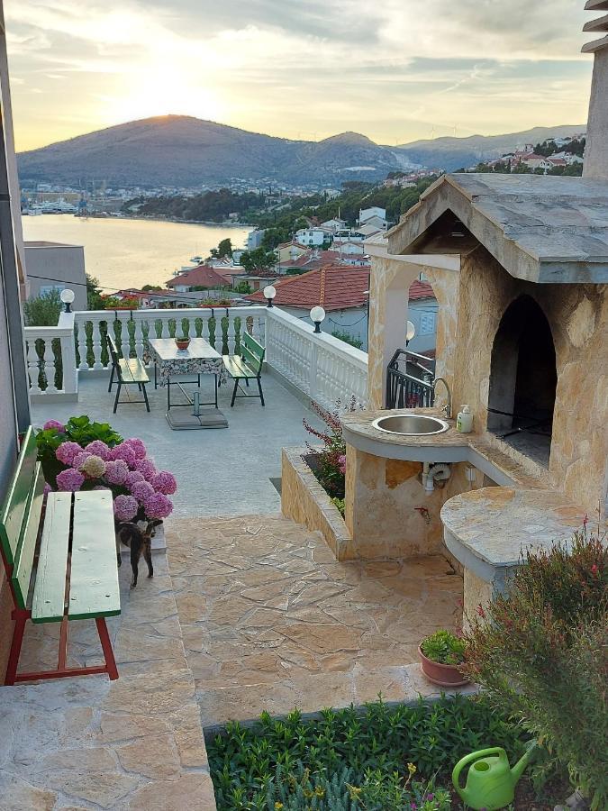 Apartments Gracia & Toni Trogir Exterior photo